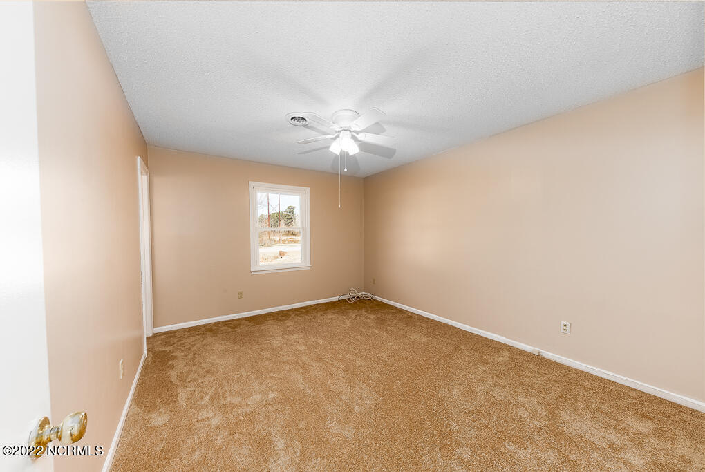 301 Lake Road Havelock, NC 28532 - Photo 12 of 27 Owners Suite