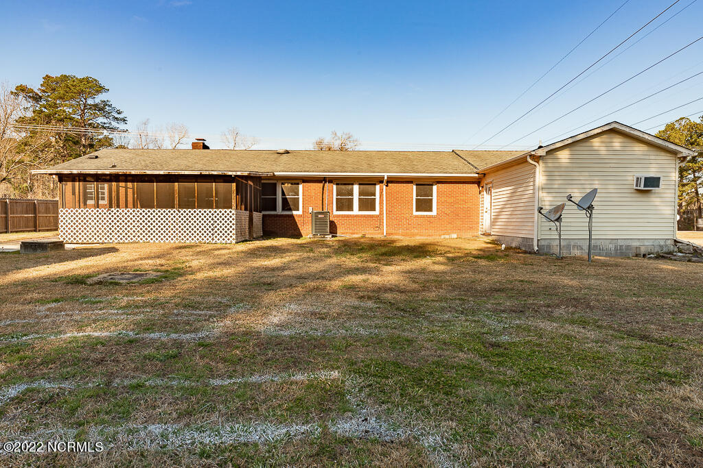 301 Lake Road Havelock, NC 28532 - Photo 19 of 27 Rear of Home