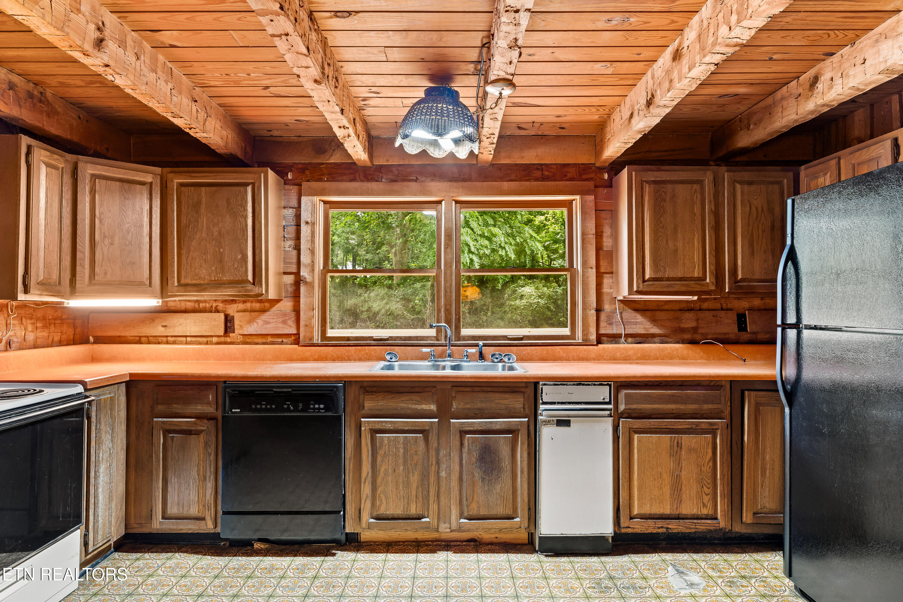 143 Old Cove Road Walland, TN 37886 - Photo 7 of 49 Kitchen
