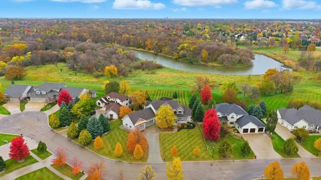 $1,500,000 | 310 48th Avenue Southwest, Moorhead, MN 56560