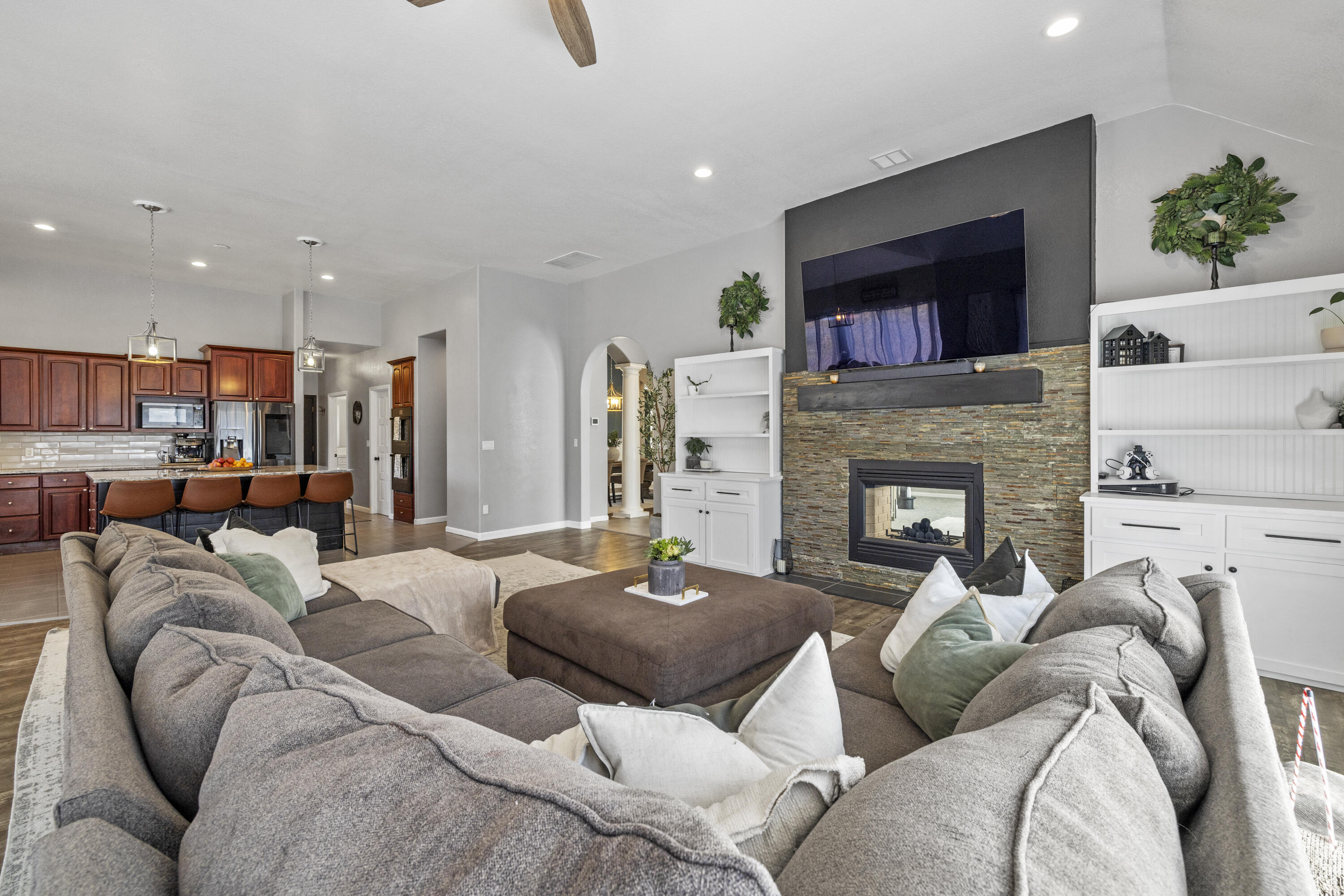 3808 Old Fort Road Klamath Falls, OR 97601 - Photo 45 of 120 living room