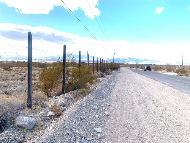 $250,000 | 8.91-ac 8.91-ac On Obsidian & Miami Avenue, Sandy Valley, NV 89019