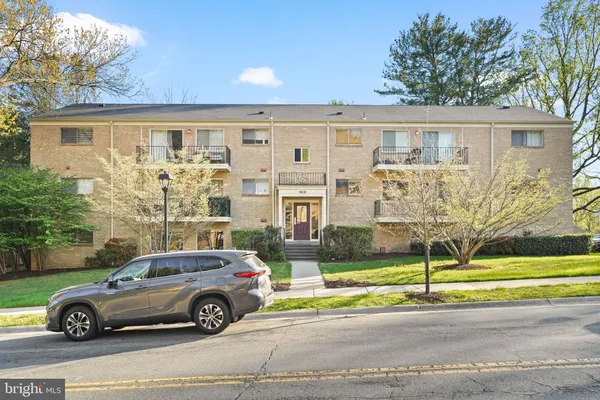 $219,900 | 10630 Montrose Avenue, Unit 104, Bethesda, MD 20814