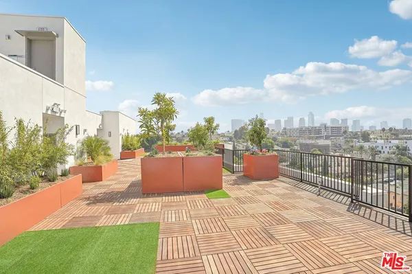$2,012 | 222 North Alvarado Street, Unit 208, Los Angeles, CA 90026