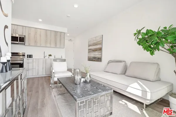 $2,012 | 222 North Alvarado Street, Unit 208, Los Angeles, CA 90026