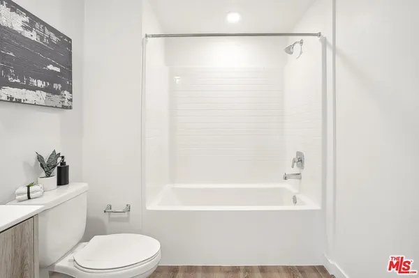 $2,012 | 222 North Alvarado Street, Unit 208, Los Angeles, CA 90026