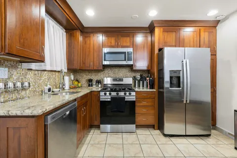 $839,000 | 961 A Summit Avenue, Jersey City, NJ 07307