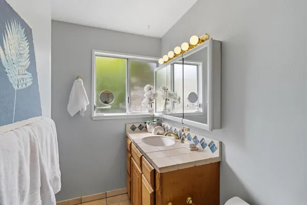 $795,000 | 5720 River Oak Way, Carmichael, CA 95608
