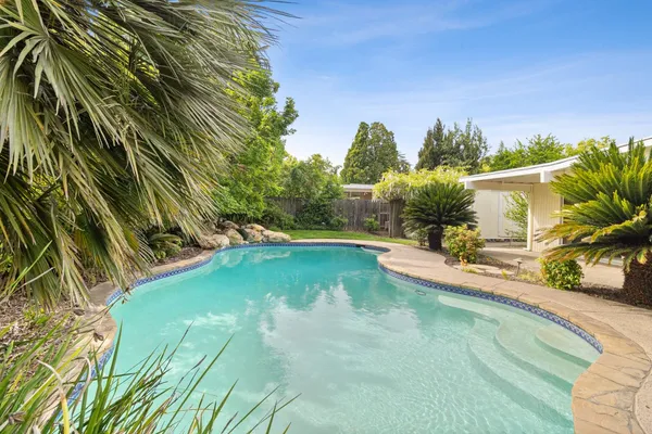 $795,000 | 5720 River Oak Way, Carmichael, CA 95608