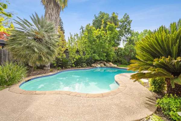 $795,000 | 5720 River Oak Way, Carmichael, CA 95608
