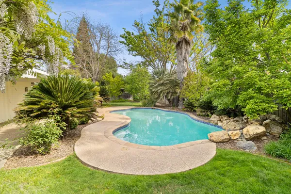 $795,000 | 5720 River Oak Way, Carmichael, CA 95608