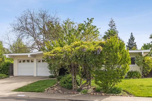 $795,000 | 5720 River Oak Way, Carmichael, CA 95608