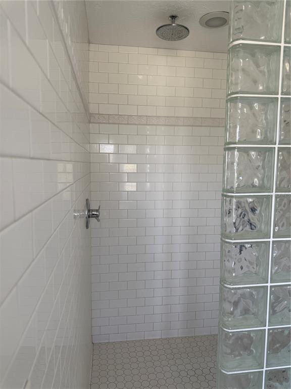 7390 South Mc Alpin Road McAlpin, FL 32062 - Photo 14 of 53 a bathroom with a shower