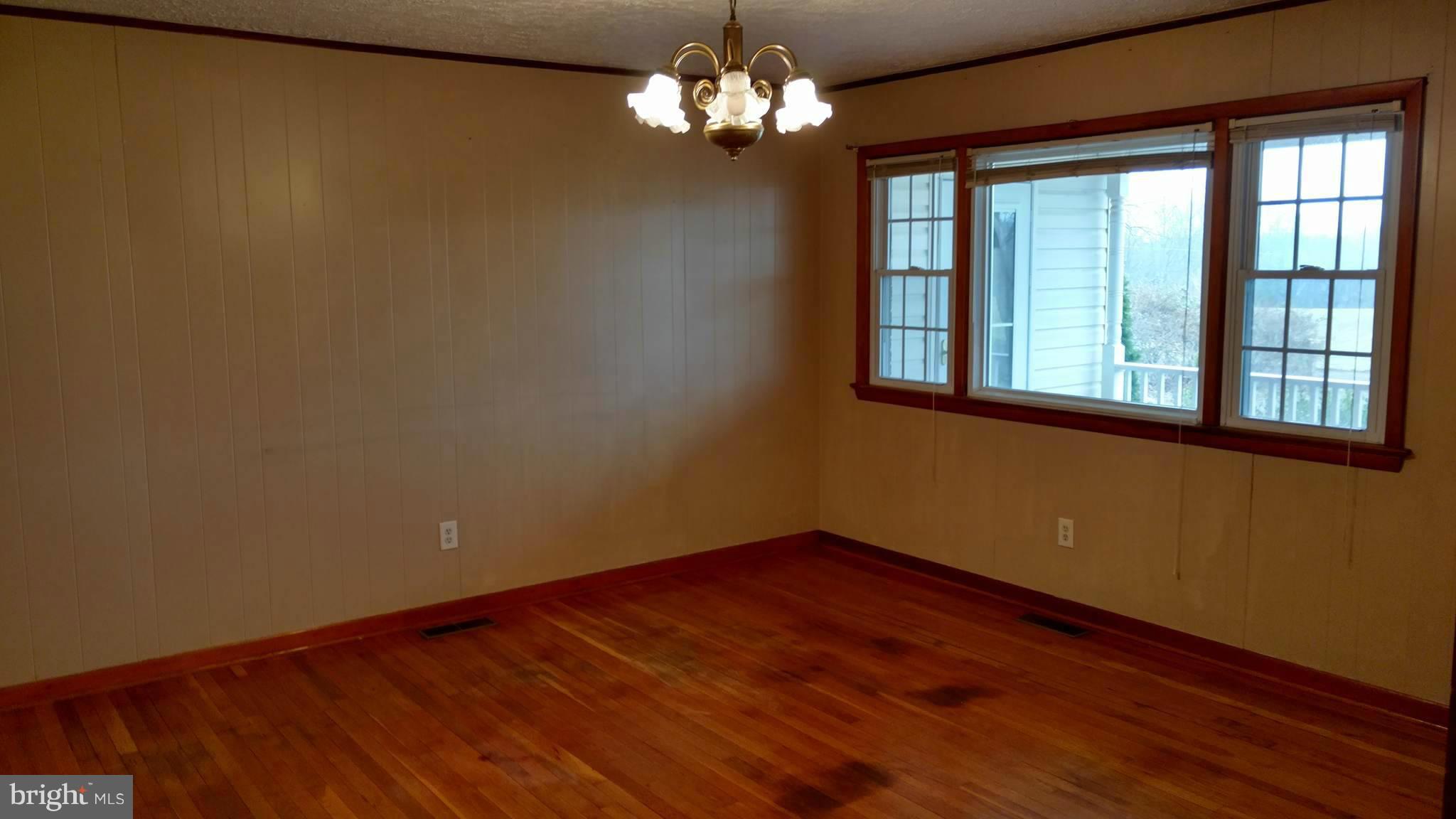 10422 Jamesons Mill Road Culpeper, VA 22701 - Photo 11 of 30 Living Room