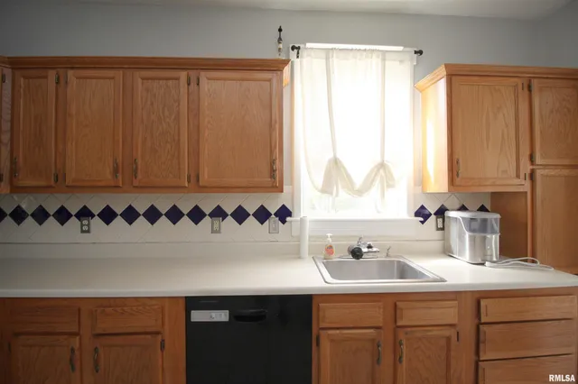 $99,900 | 78 Garfield Avenue, Galesburg, IL 61401