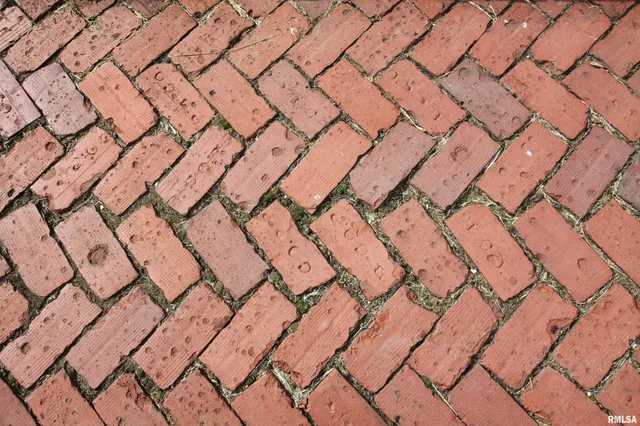 $99,900 | 78 Garfield Avenue, Galesburg, IL 61401