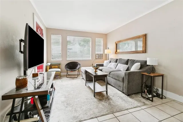 $1,300 | 2200 Nashville Avenue, New Orleans, LA 70115