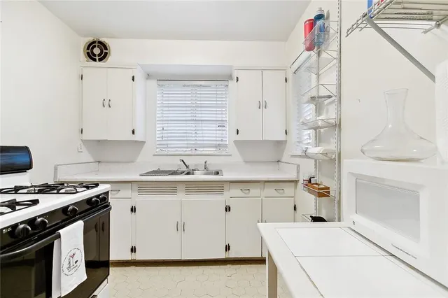 $1,300 | 2200 Nashville Avenue, New Orleans, LA 70115