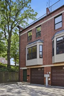 $550,000 | 1816 North Spaulding Avenue, Unit 1, Chicago, IL 60647