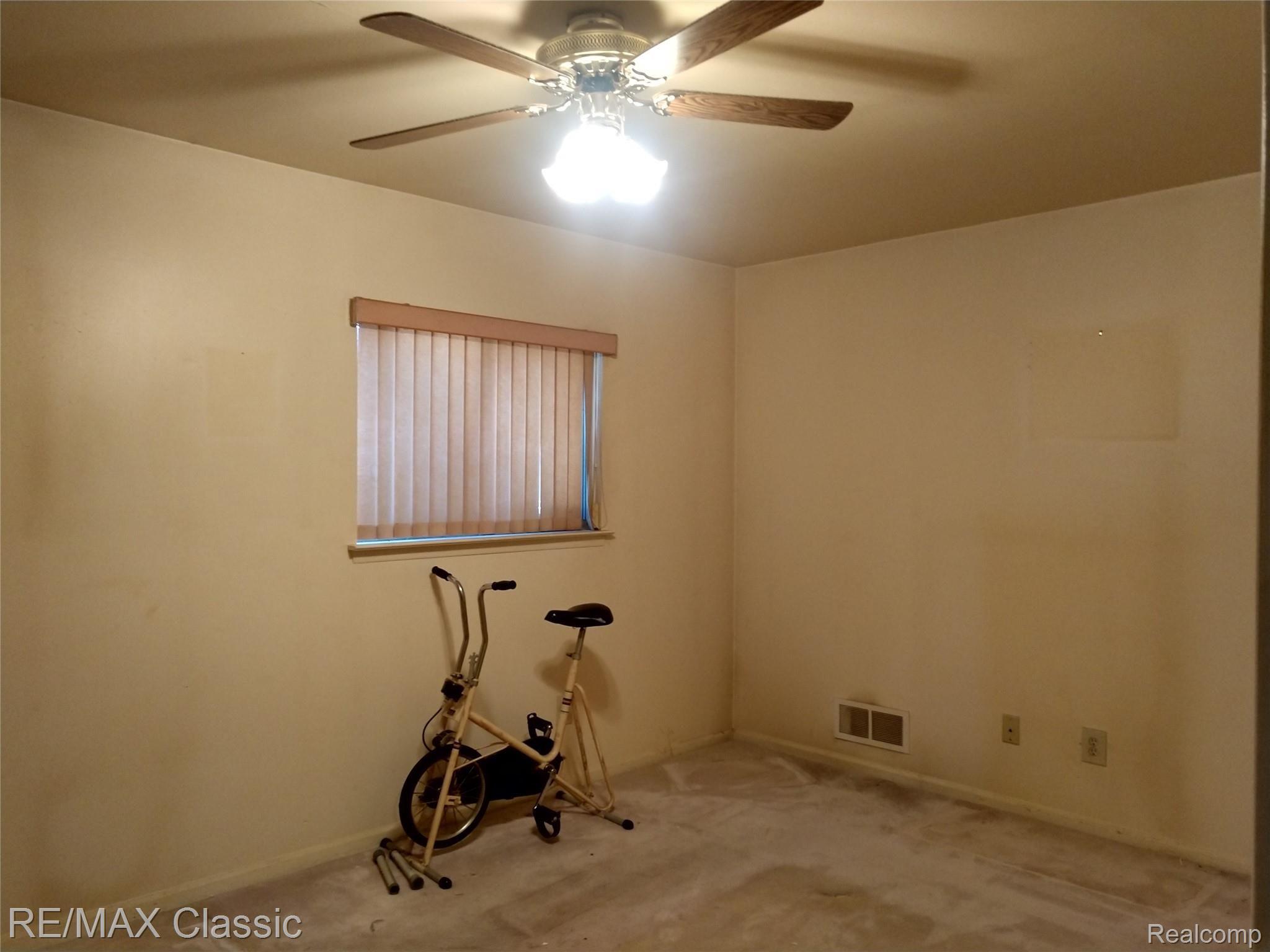 32983 Cedar Ridge Court, Unit 10 Warren, MI 48093 - Photo 8 of 11 Bedroom 2.jpg