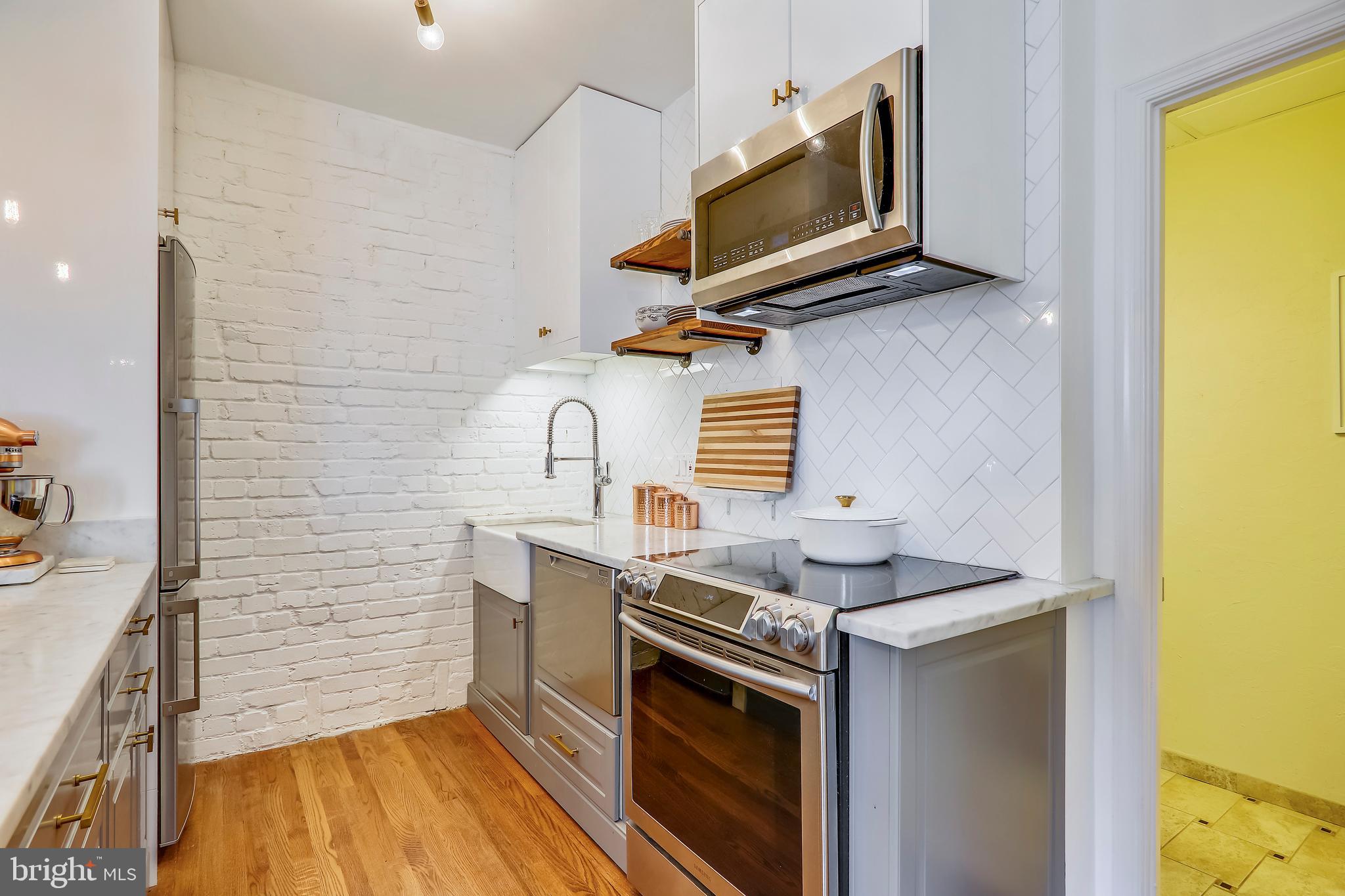 1855 Calvert Street Northwest, Unit 301 Washington, DC 20009 - Photo 2 of 20 Gallery Image 2