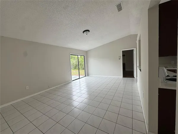 $1,900 | 2873 Cottondale Drive, Deltona, FL 32738