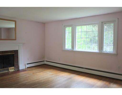 202 Parkerville Road Southborough, MA 01772 - Photo 8 of 27 Gallery Image 8