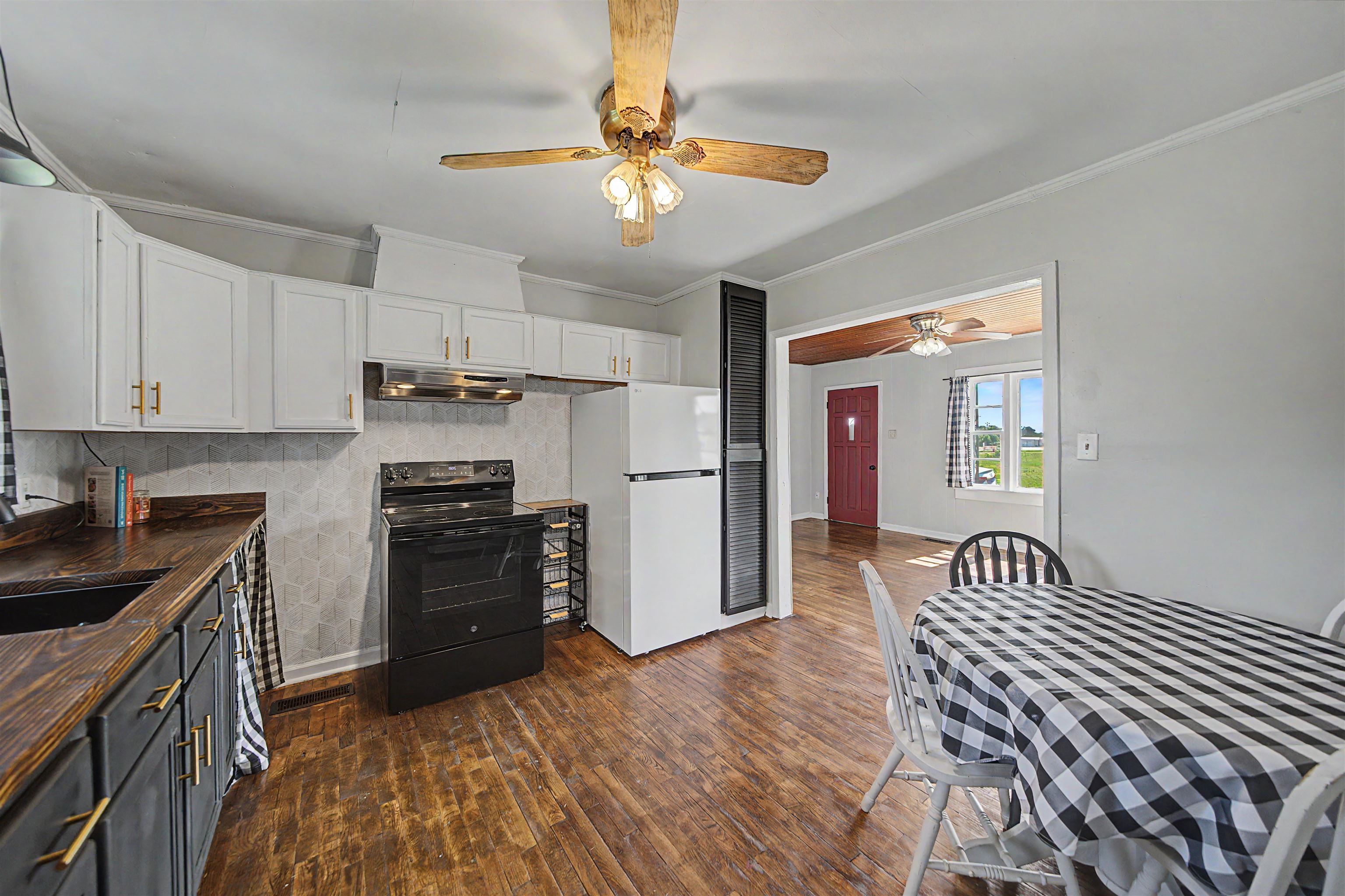 201 Walnut Street Adamsville, TN 38310 - Photo 19 of 26 Kitchen