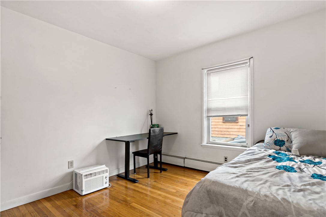 102 Francis Avenue Pawtucket, RI 02860 - Photo 17 of 42