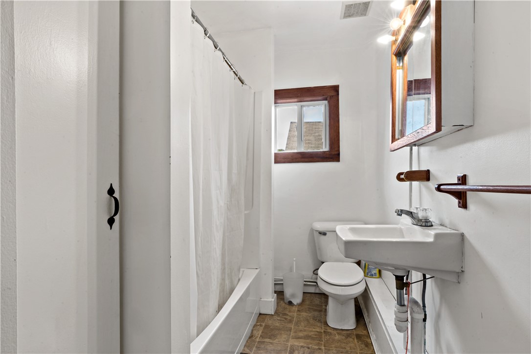 102 Francis Avenue Pawtucket, RI 02860 - Photo 18 of 42