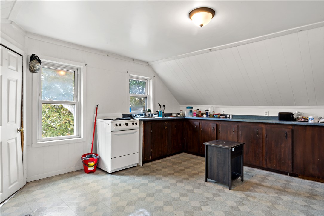 102 Francis Avenue Pawtucket, RI 02860 - Photo 30 of 42