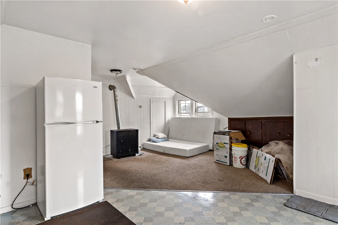 102 Francis Avenue Pawtucket, RI 02860 - Photo 32 of 42