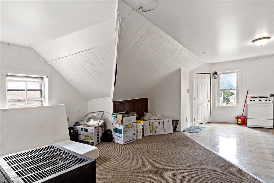 102 Francis Avenue Pawtucket, RI 02860 - Photo 33 of 42