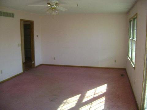 1565 West Valley Road Adrian, MI 49221 - Photo 5 of 8 944406-4.JPG