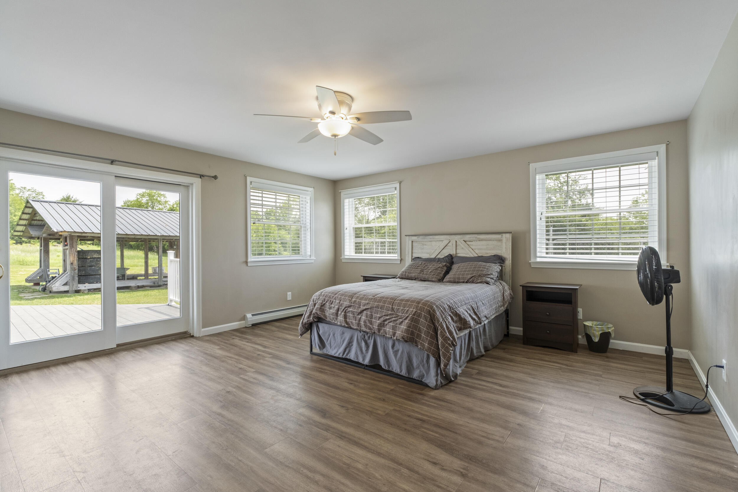 446 Eastern Avenue Augusta, ME 04330 - Photo 5 of 45 446_eastern_ave-interior-18