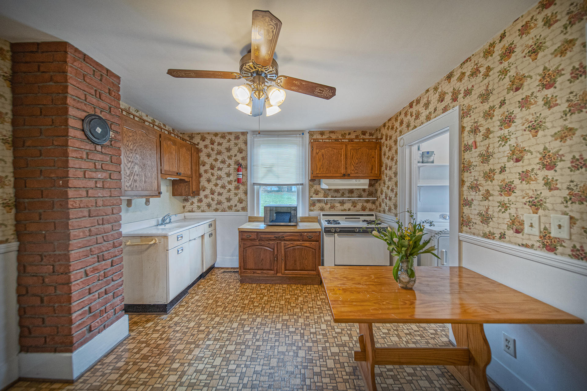 1621 Riverside Terrace Southeast Roanoke, VA 24014 - Photo 5 of 27 11