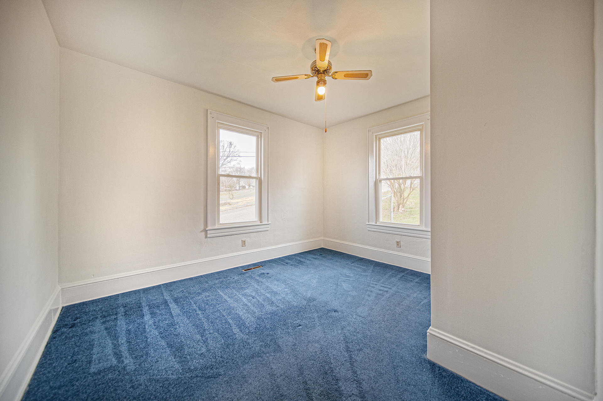 1621 Riverside Terrace Southeast Roanoke, VA 24014 - Photo 9 of 27 2