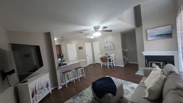 $1,400 | 1305 West Villa Maria Road, Unit F104, Bryan, TX 77801