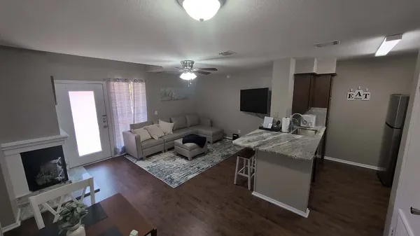 $1,400 | 1305 West Villa Maria Road, Unit F104, Bryan, TX 77801