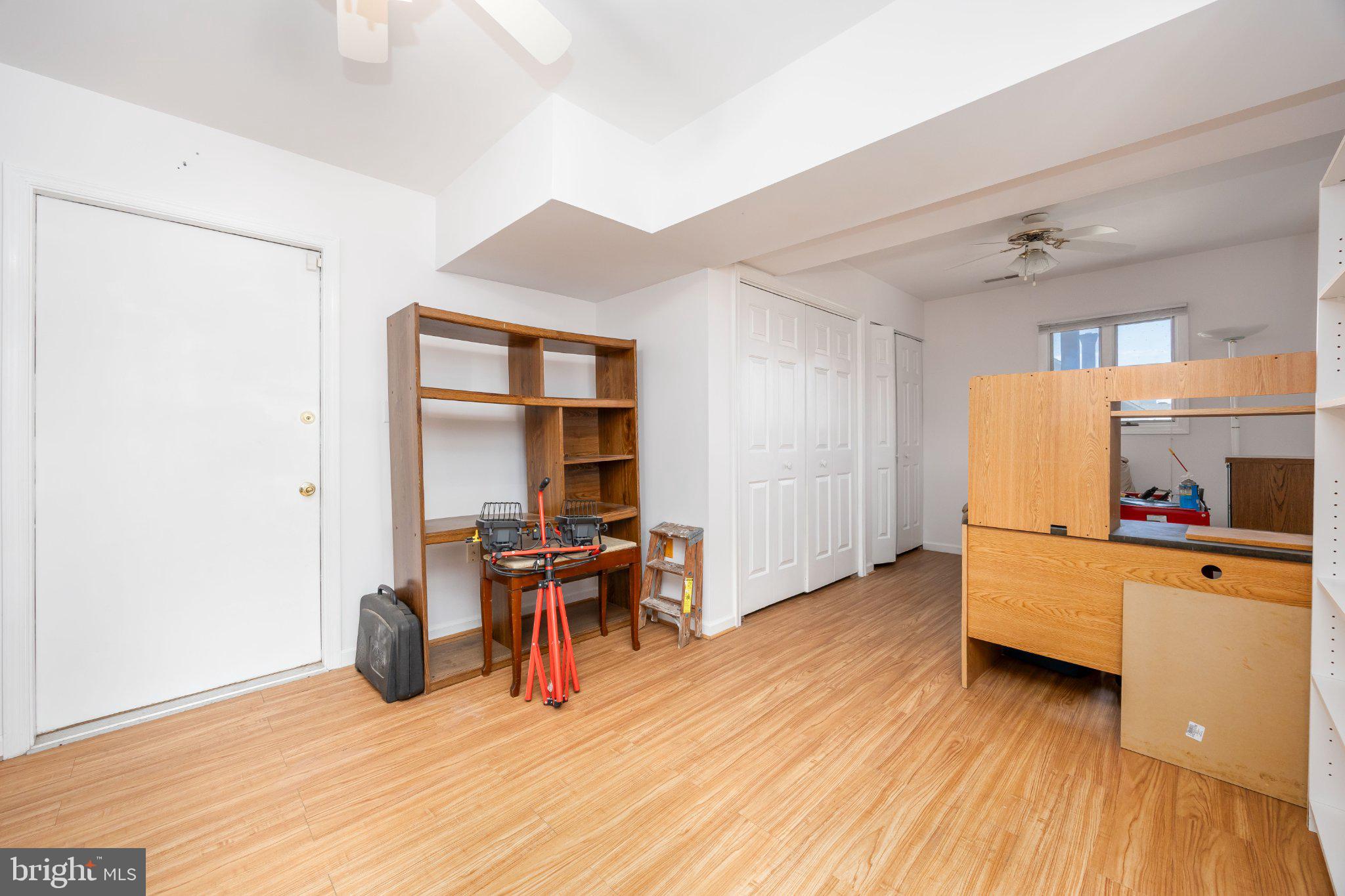 10431 Brighton Road Ocean City, MD 21842 - Photo 22 of 39 Spacious room with natural light.
