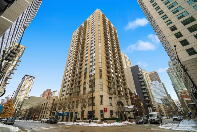 $249,900 | 70 West Huron Street, Unit 607, Chicago, IL 60654