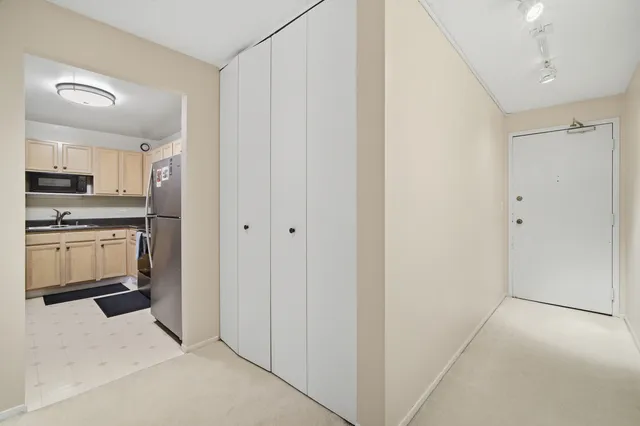 $249,900 | 70 West Huron Street, Unit 607, Chicago, IL 60654