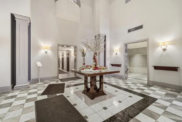 $249,900 | 70 West Huron Street, Unit 607, Chicago, IL 60654