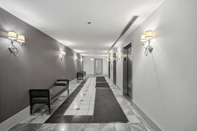 $249,900 | 70 West Huron Street, Unit 607, Chicago, IL 60654