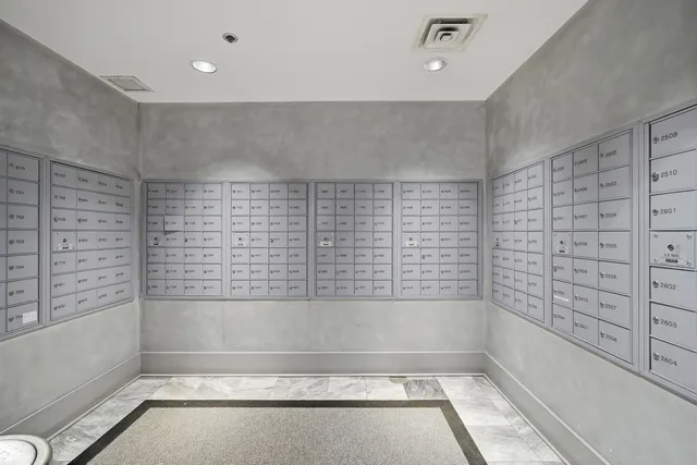 $249,900 | 70 West Huron Street, Unit 607, Chicago, IL 60654