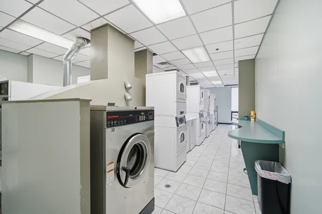 $249,900 | 70 West Huron Street, Unit 607, Chicago, IL 60654