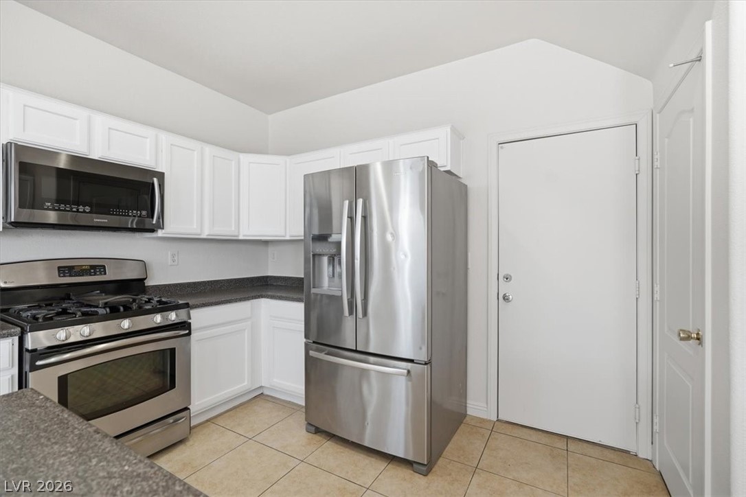 10630 Lessona Street Las Vegas, NV 89141 - Photo 8 of 33