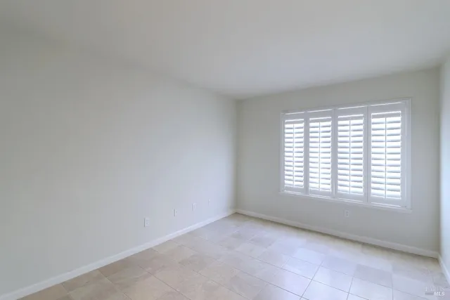 $2,300 | 359 Glenn Lakes Drive, Rio Vista, CA 94571