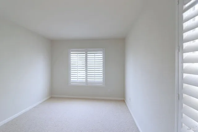 $2,300 | 359 Glenn Lakes Drive, Rio Vista, CA 94571