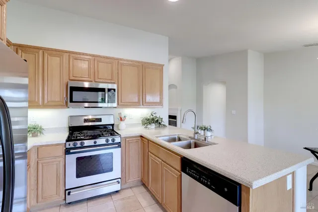$2,300 | 359 Glenn Lakes Drive, Rio Vista, CA 94571